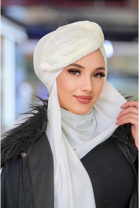 Beyaz Kürk Şapka Detaylı Kelebek Bone Şal