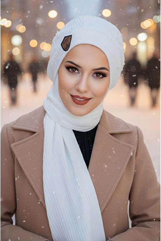 Kırık Beyaz Fitilli Armalı Tesettür Bere