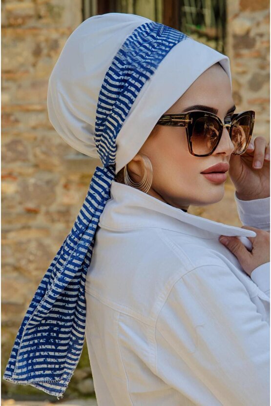 Beyaz Mavi Çizgi Desen Fularlı Bone