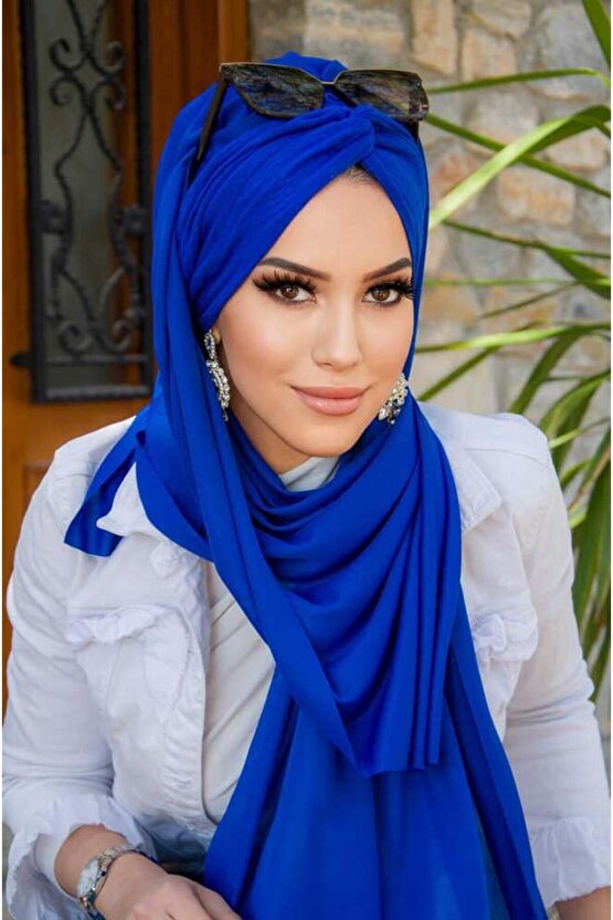 ŞANS GETİRDİĞİNE İNANILAN , UĞURLU TUKAN KUŞU.