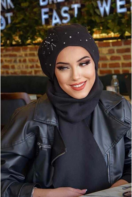 Siyah Taşlı Fiyonk Detay Tesettür Bere
