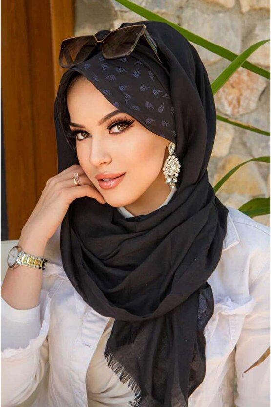 Siyah Çiçek Ön Desenli Şapka Şal