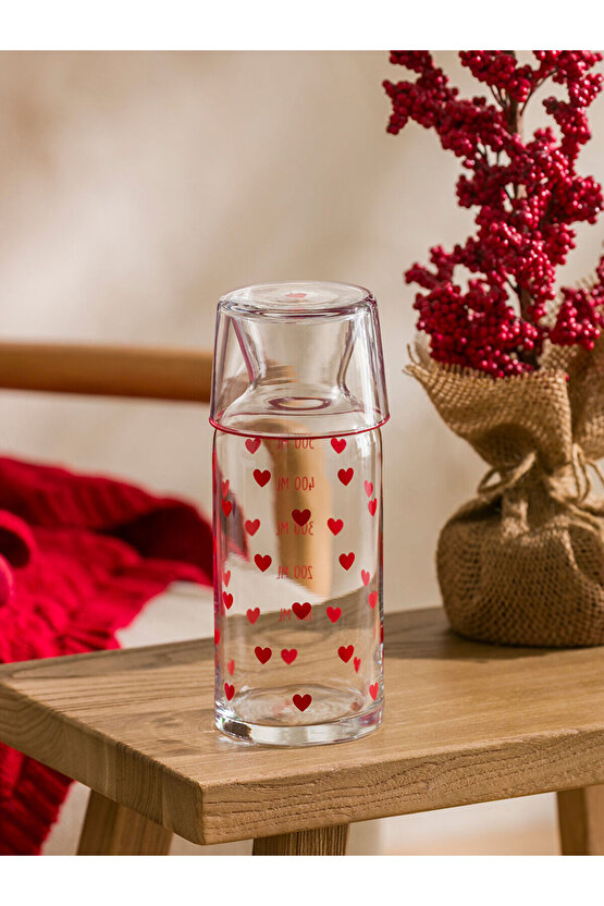 Kirmizi Kalp Baskılı Cam Sürahi 700 ml