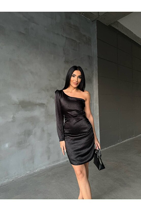 Tek Omuz Desenli Dantel Siyah Elbise