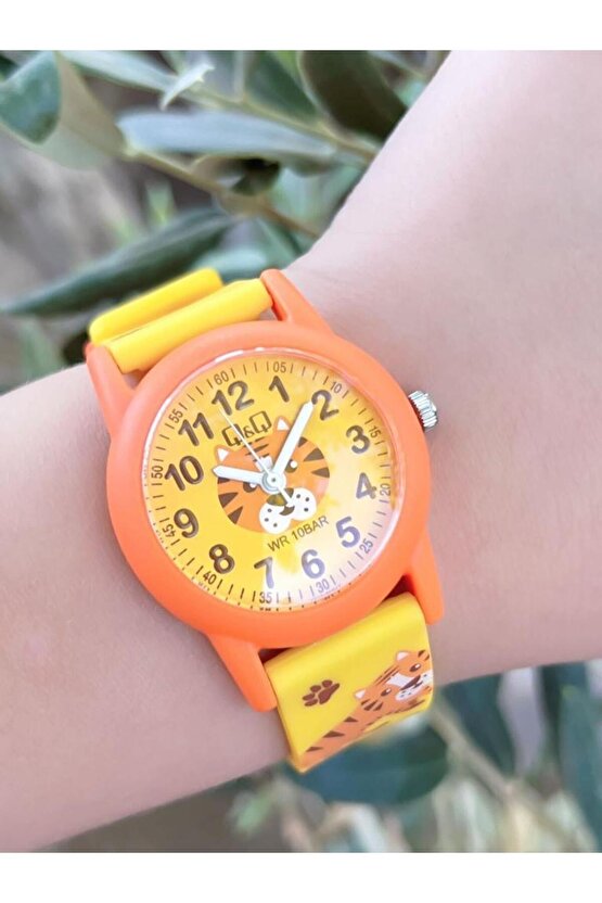 V22A-016VY Q&Q Silikon Kordonlu 10 Atm Su Geçirmez Unisex Çocuk Kol Saati