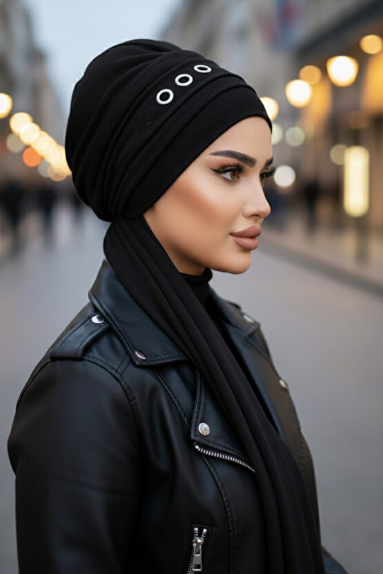 Siyah Metal Detaylı Atkılı Bone