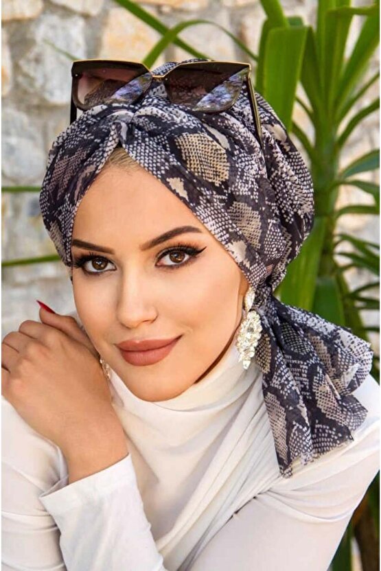 Gri Yılan Derisi Desen Tül Tokalı Bone