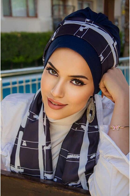 Beyaz Lacivert Geometrik Desen Fularlı Bone