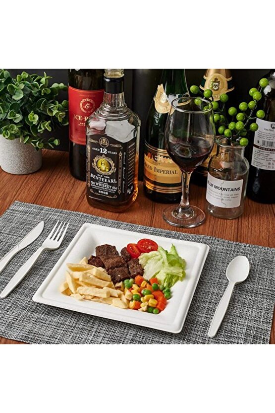 Beyaz Kare Karton Tabak 25 Adet 20 Cm