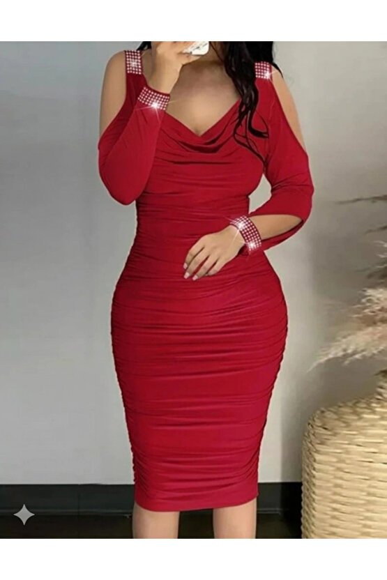 Kadın Omuzlardan Açık Uzun Kollu Taşlı Degaje Yakalı Sandy Midi Elbise