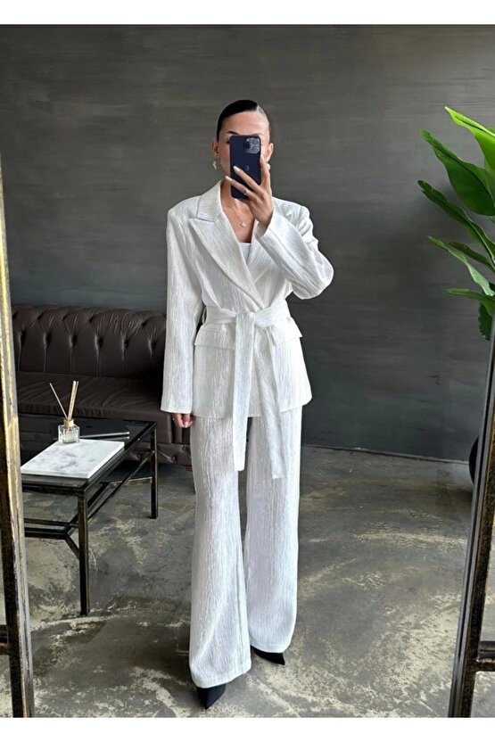 Ekru Beli Kuşaklı Ceket Ve Pantolon Parlak Takım