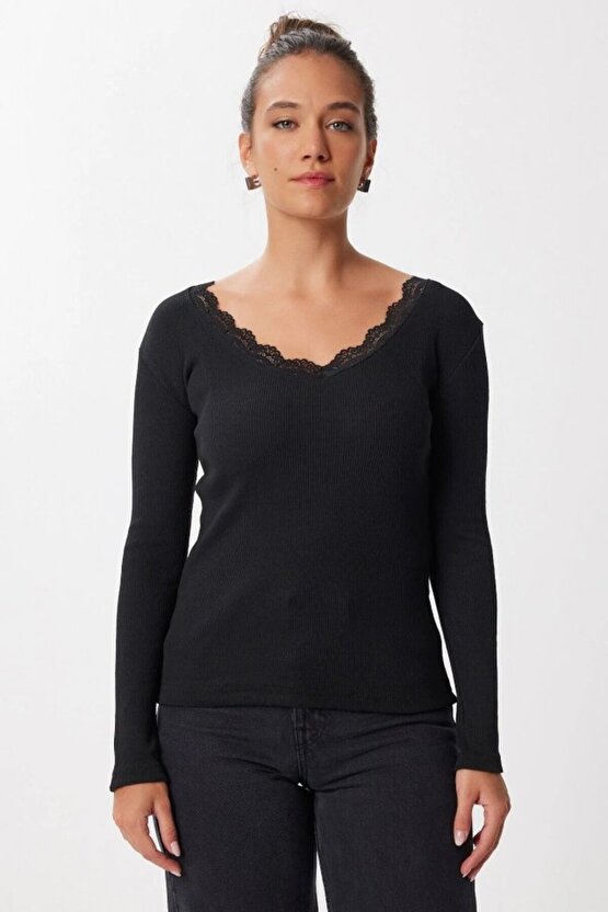 EQURİ Kadın Dantel Detay V Yaka Kaskorse Kumaş Bluz