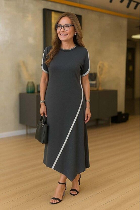 Kadın Kısa Kollu Bisiklet Yaka çift şerit Renk Detaylı Asimetrik Kesim Viskon Iki Iplik Elbise