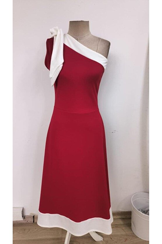 EQURİ Kadın Tek Omuzu Açık Omuzlardan Kurdela Detaylı çift Renkli Ithal Krep Elbise