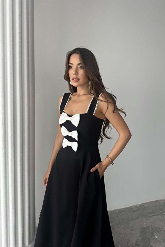 Siyah Fiyonk Garnili Dantelli Elbise