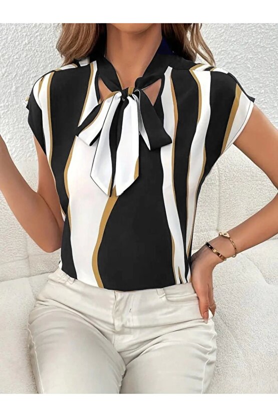 Kadın Kısa Kollu Boyundan Bağlamalı Desenli Dokuma Bluz