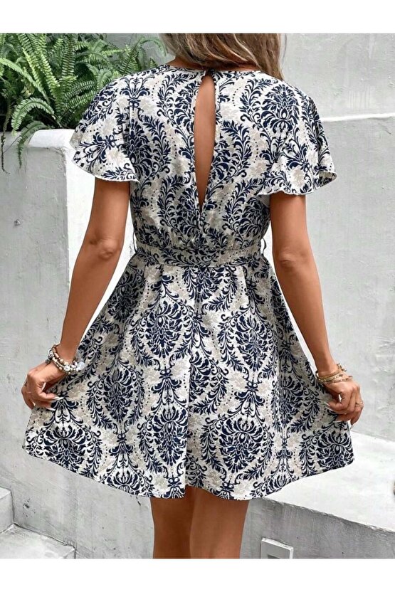 Kadın Kısa Kollu V Yakalı Beli Kuşaklı Desenli Sofya Elbise