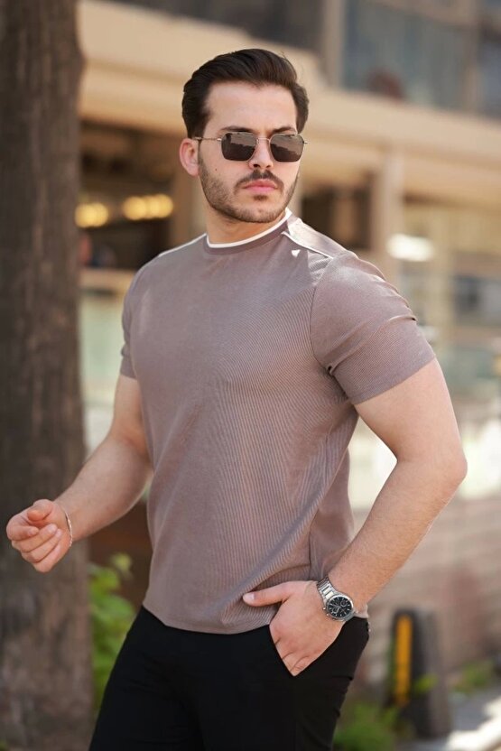 Erkek Omuzlar çizgi Detaylı Kısa Kollu T-shirt