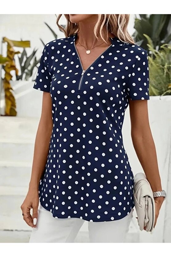 Kadın Kısa Kollu Yakadan Fermuarlı Puantiyeli Uzun Dokuma Viskon Bluz