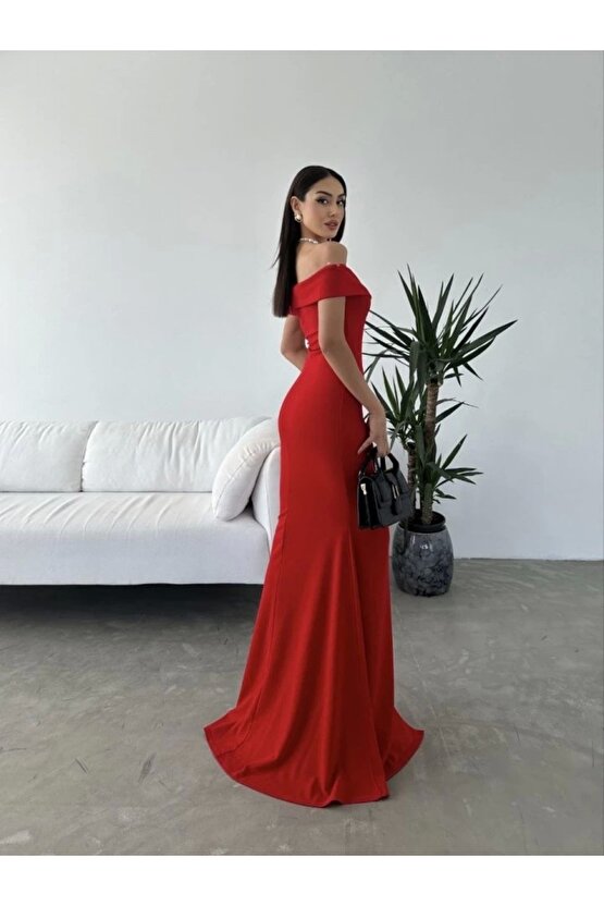 Kadın Dalgıç Kumaş Kayık Yaka Ve Dekolte Detaylı Elbise