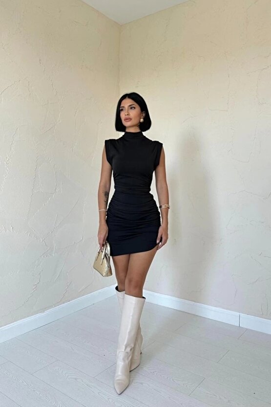 Siyah Büzgülü Kolsuz Elbise