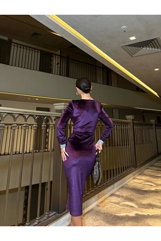 Kadın Bisiklet Yaka Vatkalı anşet Detay Kadife Kumaş idi Boy Elbise