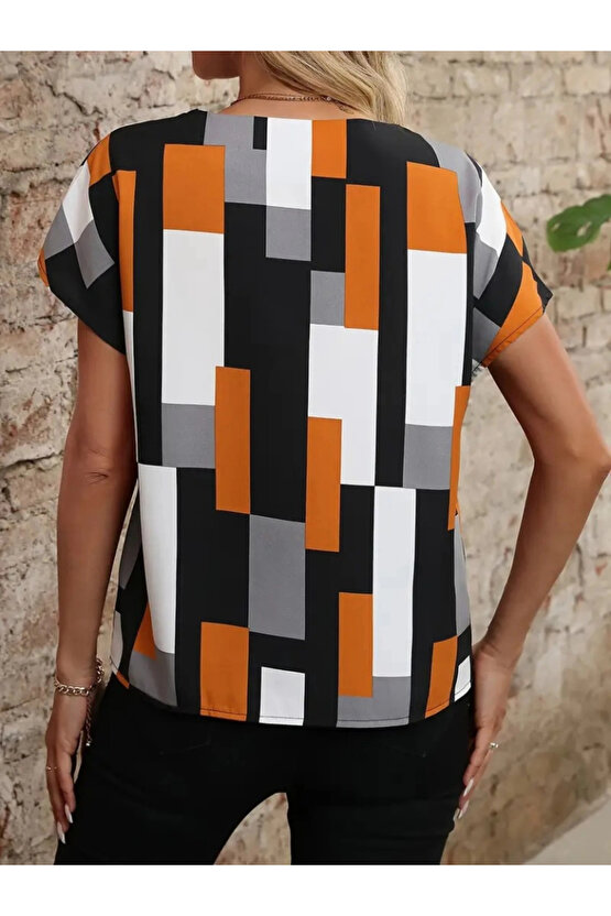 Kadın Kısa Kollu V Yakalı Yarasa Kollu Atlas Bluz
