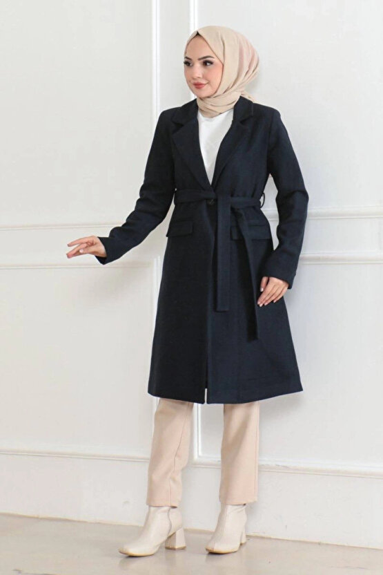 Kaşe Kaban – Uzun Boy Kruvaze Yaka, Kuşaklı Tesettür Kışlık Kaban, Astarlı Şık Yünlü Dokuma Oversize