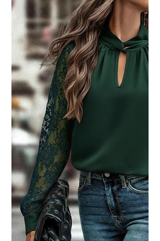 MDB Kadın Uzun Kollu Göğüs Pencere Detay Yaka Boğazlı Kolları Tüllü Sandy Bluz