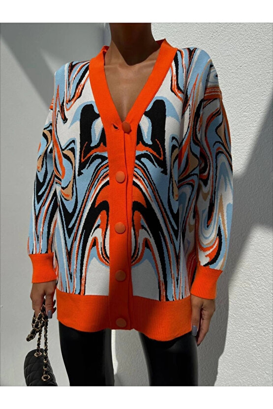 V Yaka Düğmeli Oversize Ebruli Desen Hırka