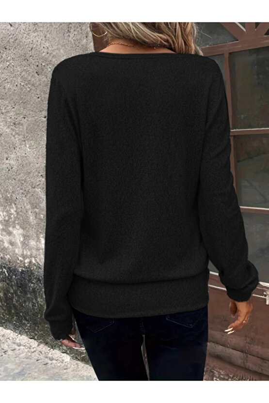 Kadın Uzun Kollu Kruvaze Yaka Kol Ve Etek Ucu Manşet Detay Yumoş Bluz