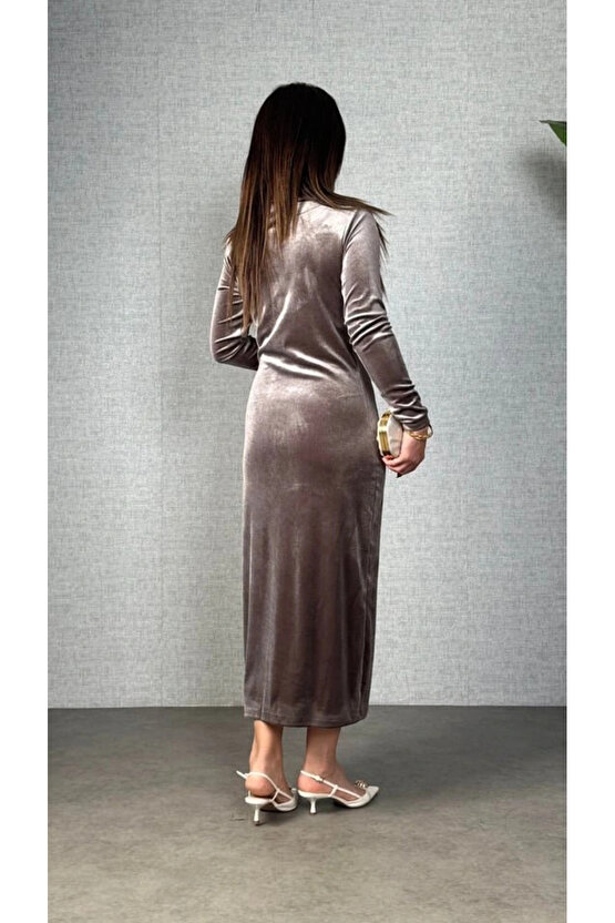 Kadın Balıkçı Yaka Büzgü Ve Taş Işleme Detay Maxi Boy Kadife Elbise