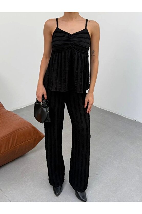 Kadın Siyah Dokulu Askılı Üst Ve Bol Paça Pantolon 2’li Takım