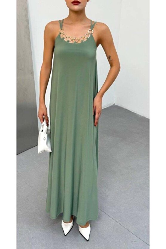 Kadın Omuz Askılı Kuş Gözü Zincir Detay Sandy Kumaş Maxi Boy Elbise