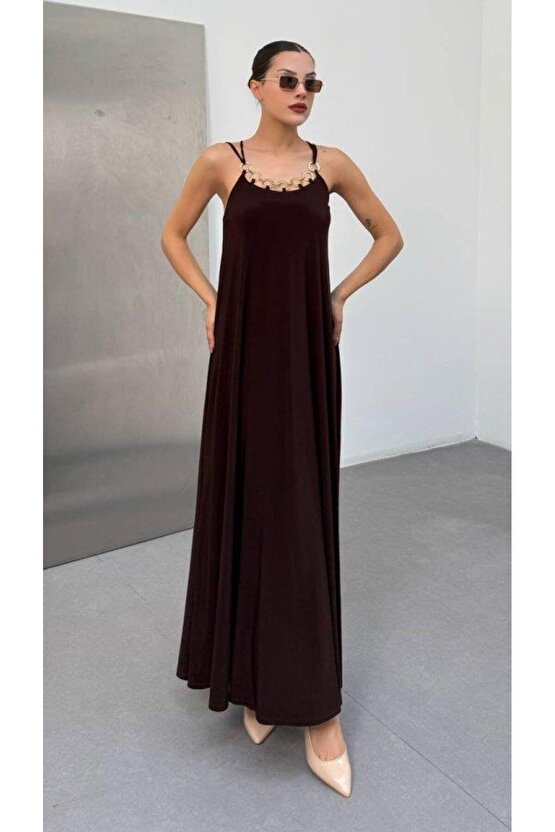 Kadın Omuz Askılı Kuş Gözü Zincir Detay Sandy Kumaş Maxi Boy Elbise
