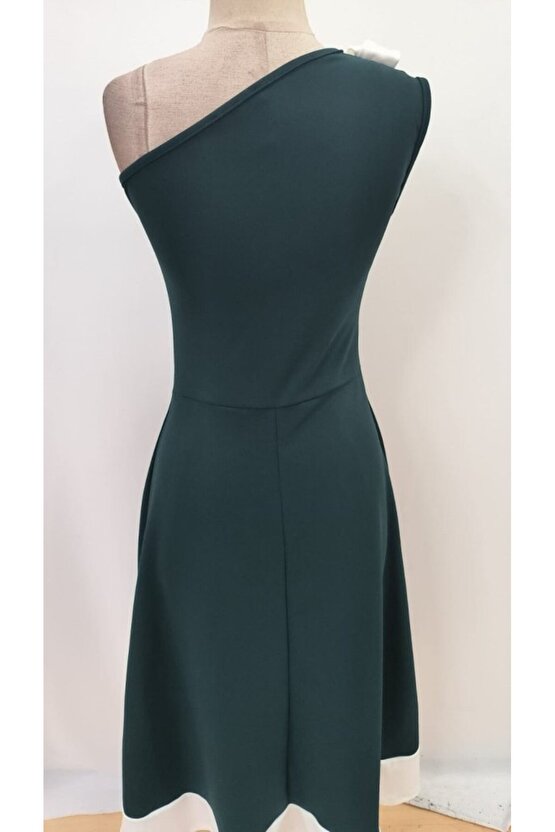 EQURİ Kadın Tek Omuzu Açık Omuzlardan Kurdela Detaylı çift Renkli Ithal Krep Elbise