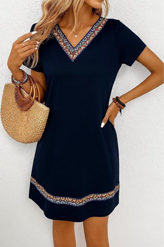 Kadın Kısa Kollu V Yakalı Etnik Desen şerit Detaylı Viskon Elbise