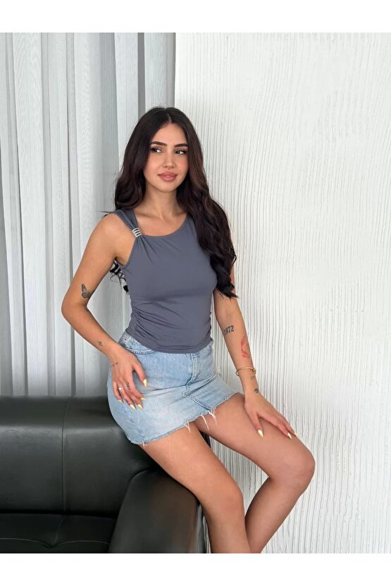 Osy Modal Yumuşak Dokulu Kumaş Bisiklet Yaka Kadın Sıfır Kol Bluz Omuz Toka Aksesuar Detaylı - Antra