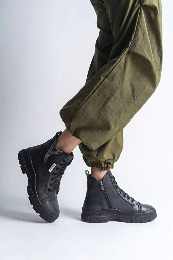 AMBER Bağcıklı Fermuarlı Ortopedik TabanKadın Bot ST - Siyah