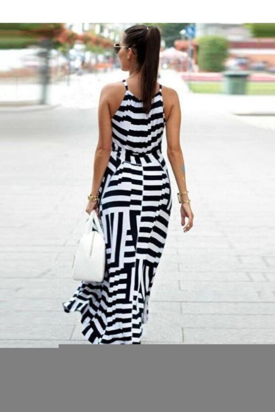 Merdivendeki Renkli Çiçeklersanatsal Çerçeve Görünümlü Ahşap Tablo