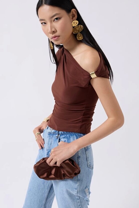 Aksesuar Detay Cutout Bluz