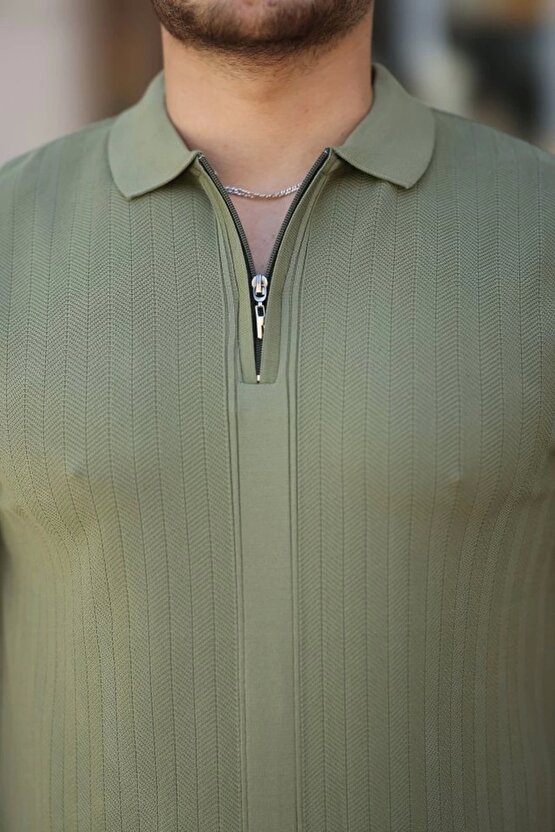 Erkek Yakası Fermuarlı Kısa Kollu T-shirt