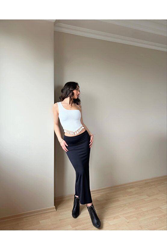 Beyaz Püskül Detay Bluz