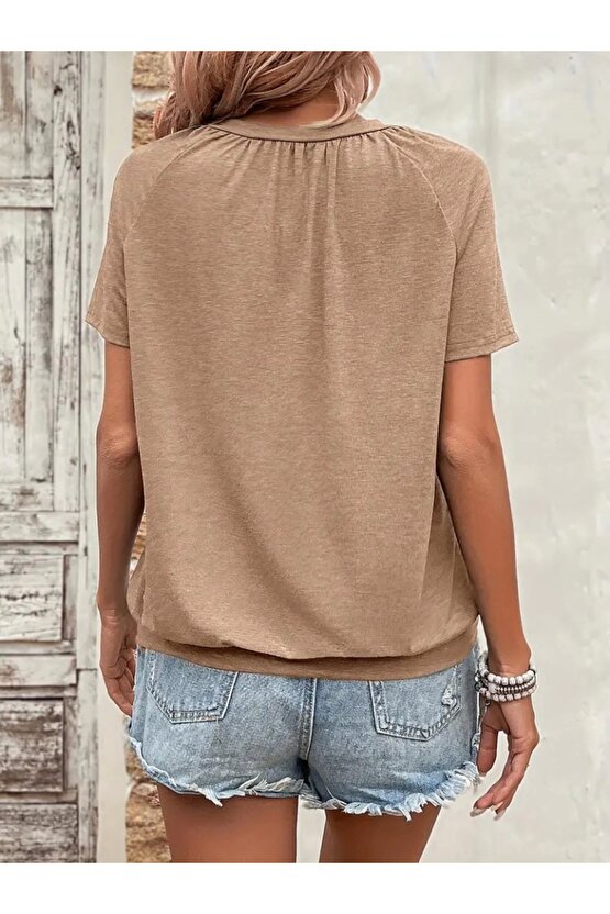 Kadın Kısa Kollu V Yakalı Büzgü Detaylı Viskon Bluz