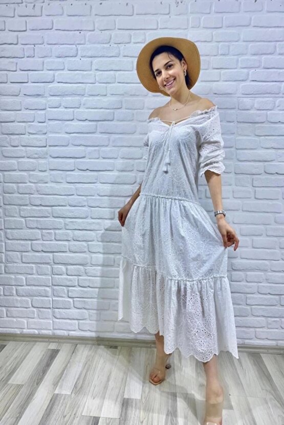 Beyaz Dantelli New Elbise