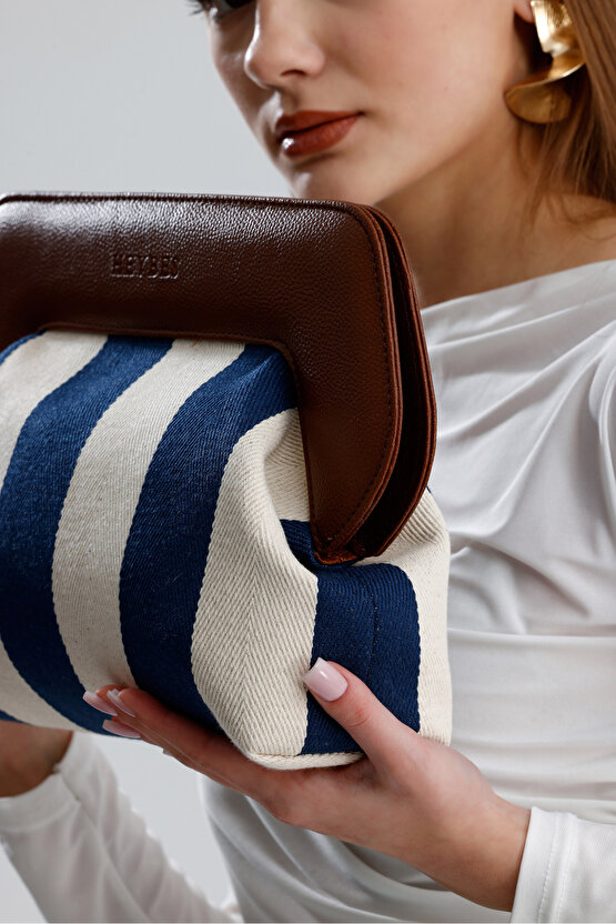 Heybes Kadın Lacivert Çizgi Desenli Kanvas Clutch El Çantası