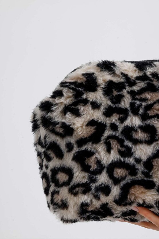 Kadın Kahverengi Leopar Desenli Peluş Clutch El Çantası