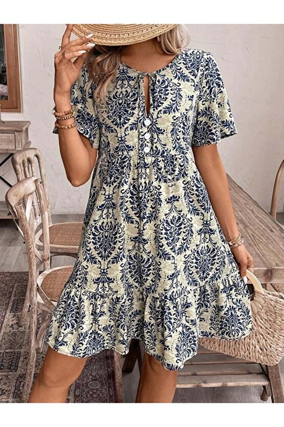 Kadın Kısa Kollu Yakadan Bağcıklı Desenli Fırfırlı Süprem Elbise