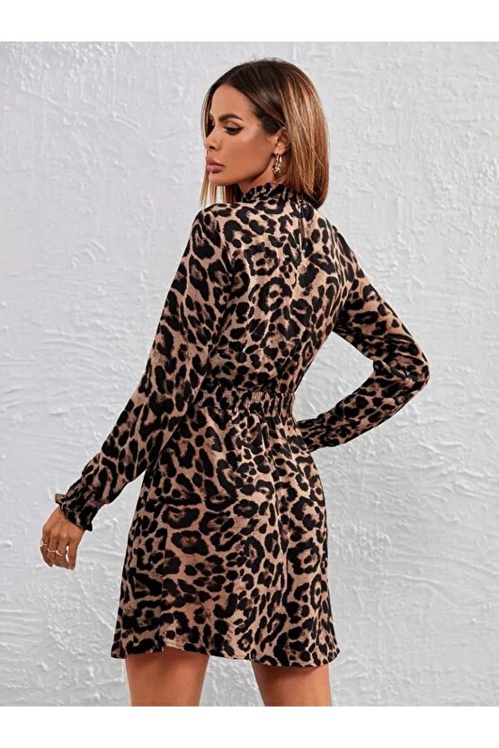 Kadın Uzun Kollu Yarı Balıkçı Yaka Leopar Desenli Kadife Elbise