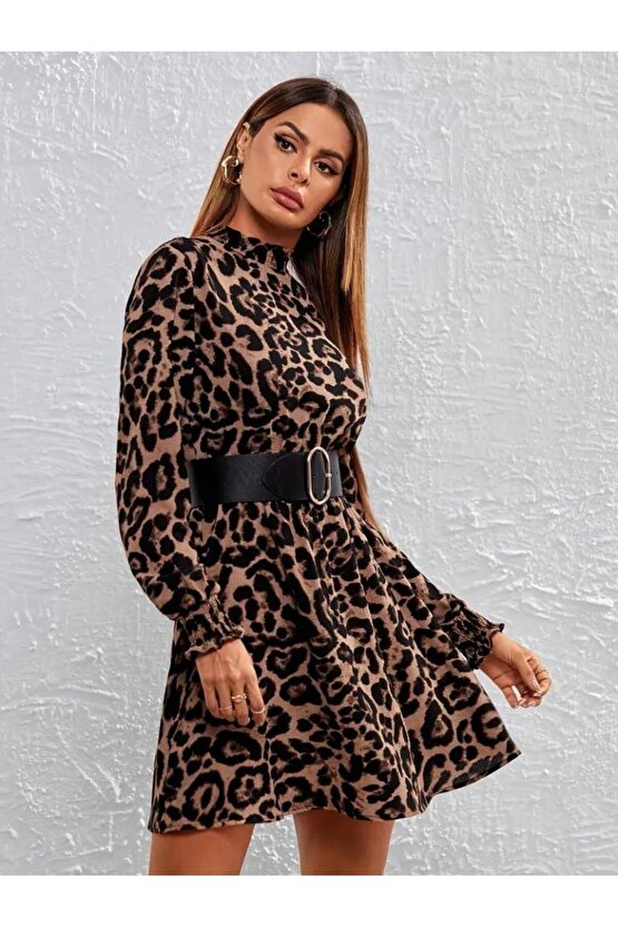 Kadın Uzun Kollu Yarı Balıkçı Yaka Leopar Desenli Kadife Elbise